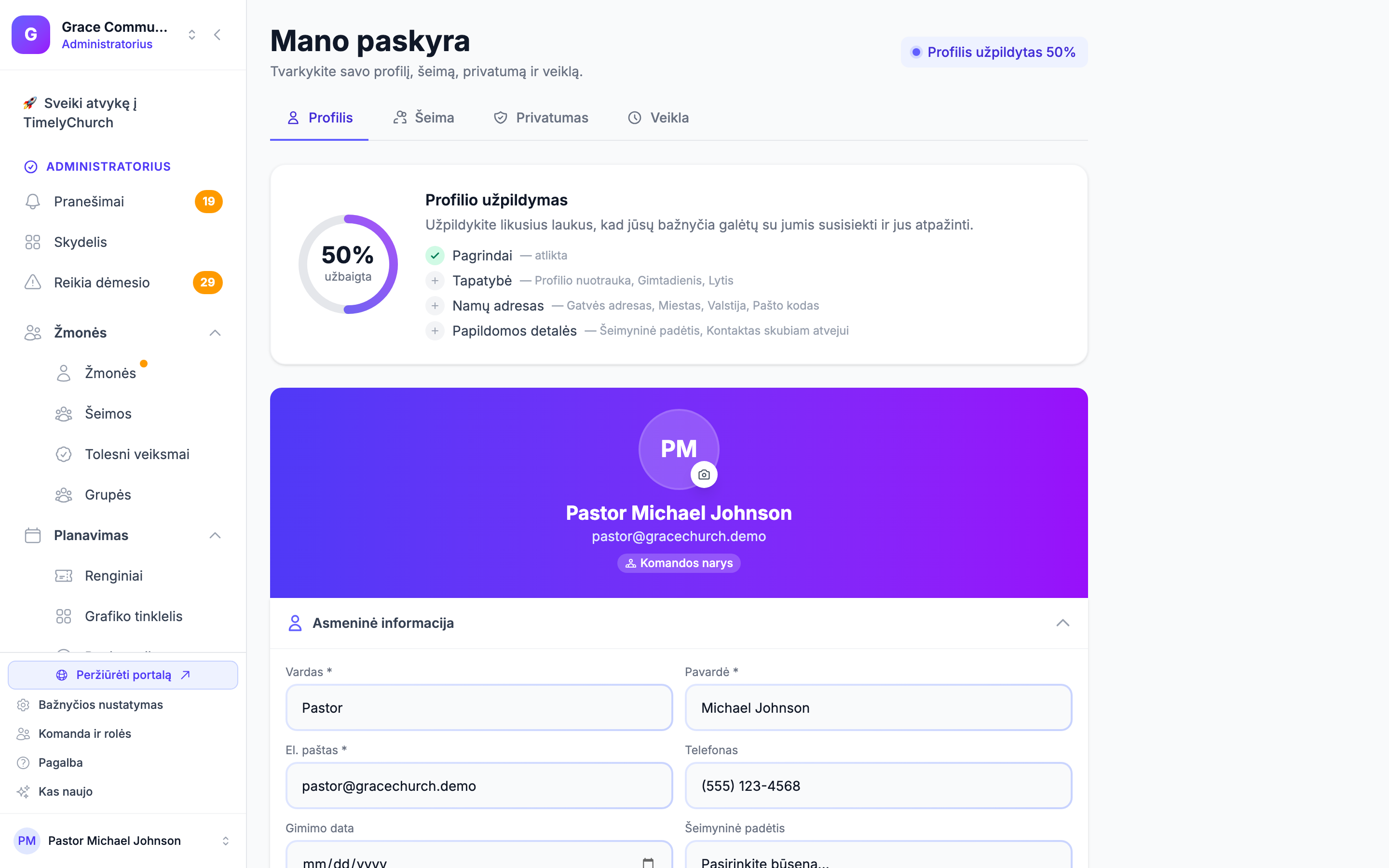 Mokytojo portalo profilio puslapis su skiltimi Sertifikatai, kurioje išvardyti keli sertifikatai ir jų galiojimo pabaigos datos. Sertifikatai rodomi nario/mokytojo portalo profilyje, rodant šiuo metu prisijungusio naudotojo sertifikatus.
